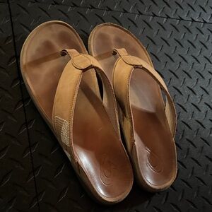 OluKai Men's Brown Flip-Flops